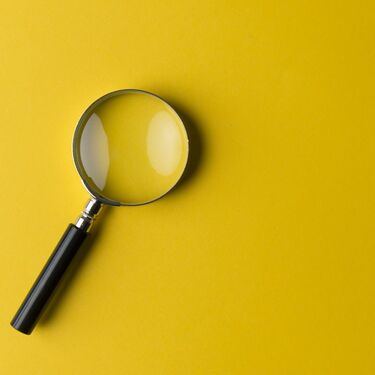 Magnifying glass research endometriosis