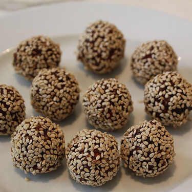 19img recipe raw cacao prune balls